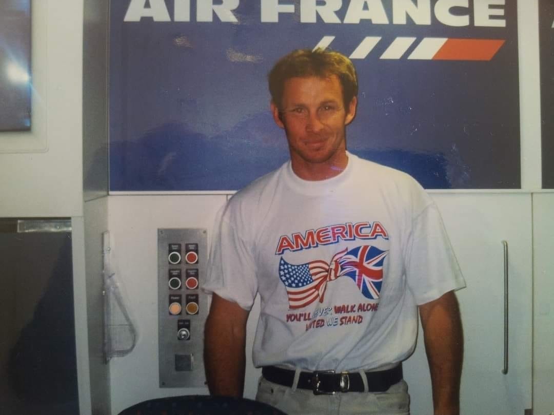 Mark in New York three weeks after the Twin Towers and Building 7 went down Mark in New York three weeks after the Twin Towers and Building 7 went down